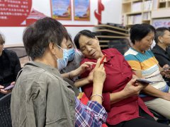 “来深圳做智慧老人”智能手机学习小组