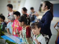 坪地社区|以“阅读+行走”方式将低碳种子播撒居民心田